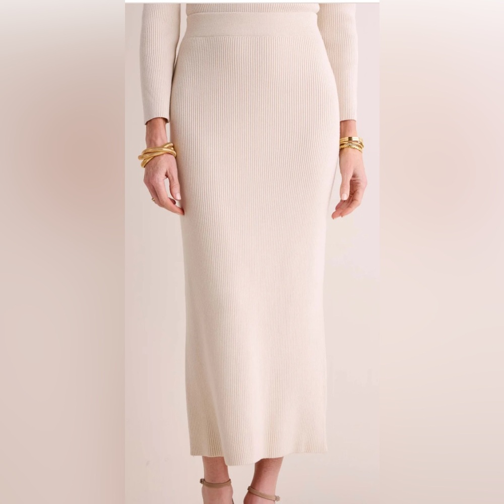 NWT Cream Ribbed Knit fitted maxi skirt
